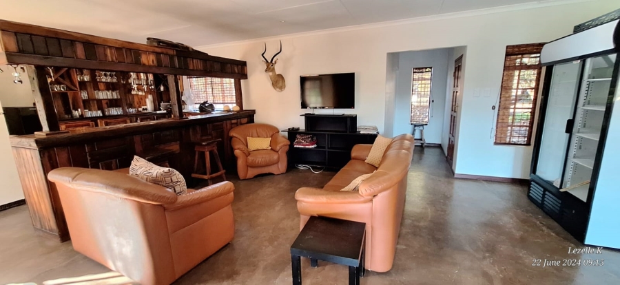 8 Bedroom Property for Sale in Swartruggens North West